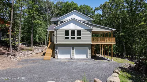 6112 Wales Ct, East Stroudsburg, PA 18301