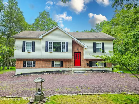 57 Mohawk Trl, Albrightsville, PA 18210
