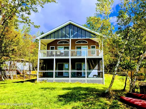 7756 Lakeshore Dr, Pocono Lake, PA 18347