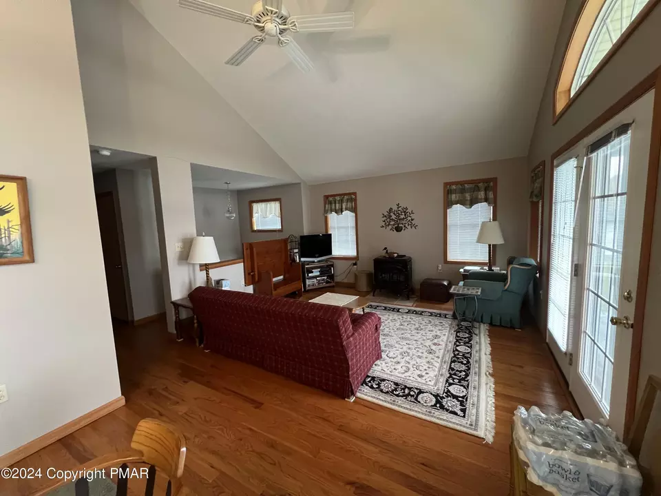  7756 Lakeshore Dr, Pocono Lake, PA 18347 photo 7
