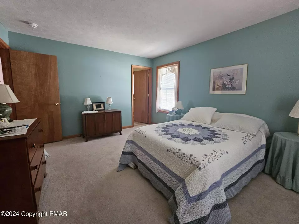  7756 Lakeshore Dr, Pocono Lake, PA 18347 photo 12