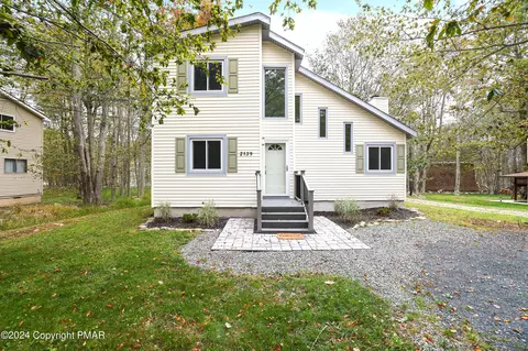 2139 Rosemont Dr, Tobyhanna, PA 18466