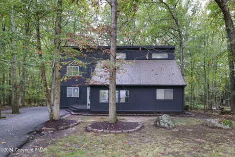 4276 Woodacres Dr, East Stroudsburg, PA 18301