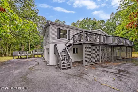 8971 Sherwood Dr, Kunkletown, PA 18058