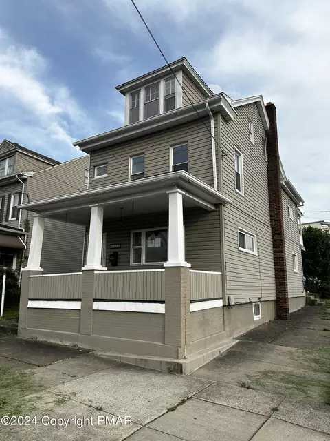 350 W 3rd St, Mount Carmel, PA 17851