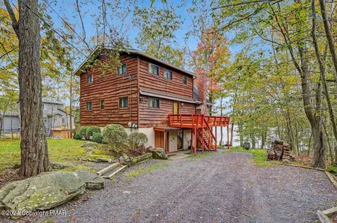 41 Lake Dr E, Clifton Township, PA 18424