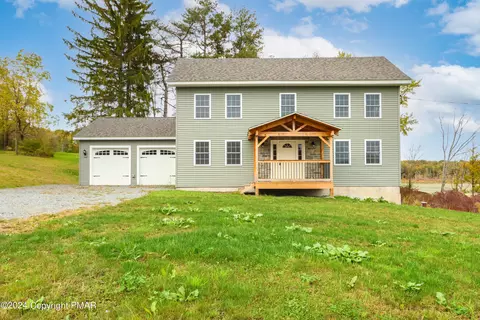 961 Hamlin Hwy, Lake Ariel, PA 18436