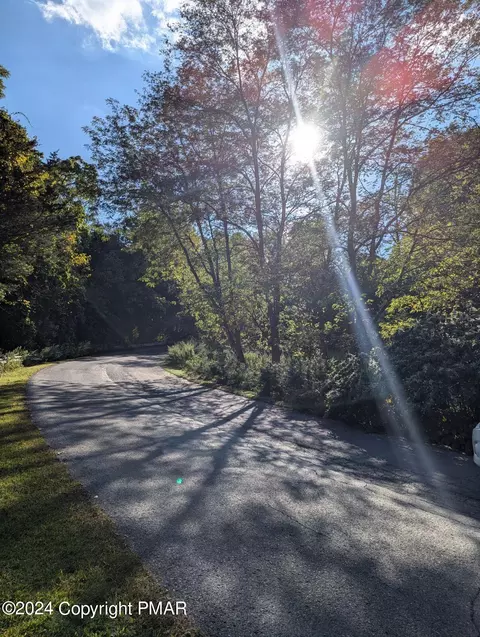 Collins Street, Stroudsburg, PA 18360