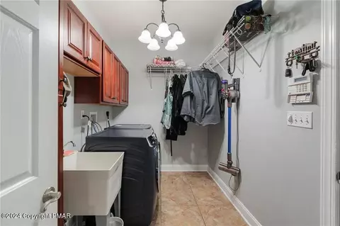 245 E Dell Rd, Bath, PA 18014 photo 32