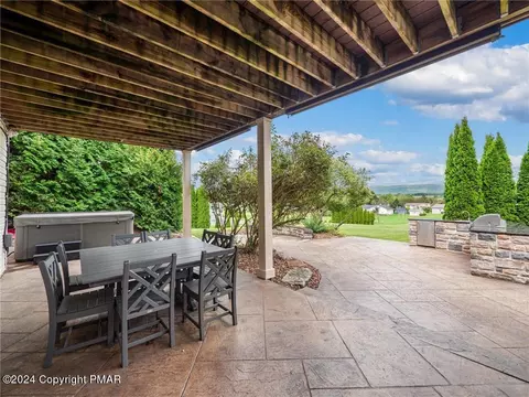 245 E Dell Rd, Bath, PA 18014 photo 9