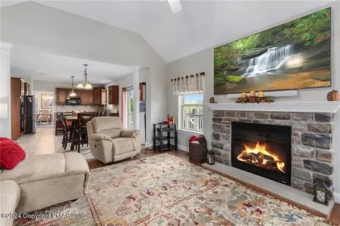 245 E Dell Rd, Bath, PA 18014 photo 22