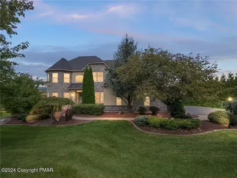 245 E Dell Rd, Bath, PA 18014 photo 2