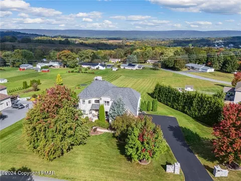 245 E Dell Rd, Bath, PA 18014 photo 11