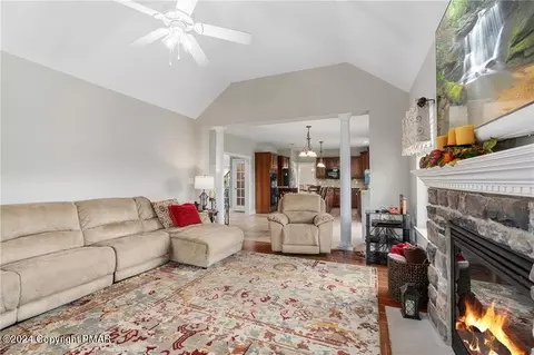 245 E Dell Rd, Bath, PA 18014 photo 23