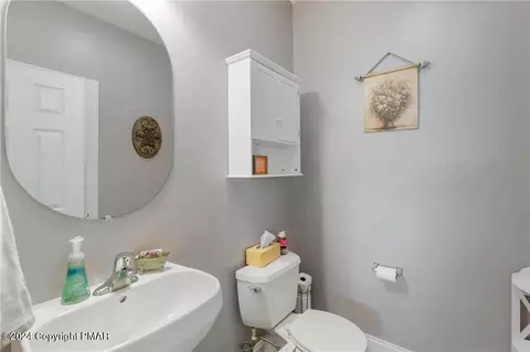 245 E Dell Rd, Bath, PA 18014 photo 31