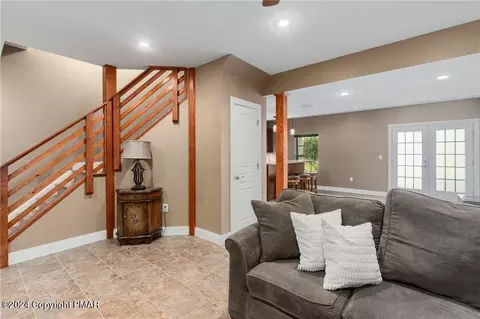 245 E Dell Rd, Bath, PA 18014 photo 43