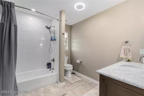245 E Dell Rd, Bath, PA 18014 photo 41