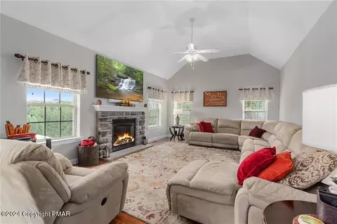 245 E Dell Rd, Bath, PA 18014 photo 20