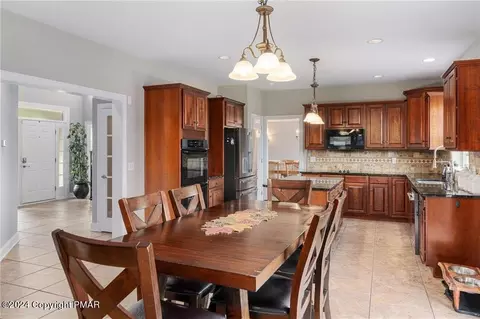 245 E Dell Rd, Bath, PA 18014 photo 24
