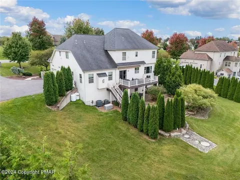 245 E Dell Rd, Bath, PA 18014 photo 5