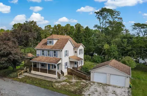 725 Marconi Ave, Roseto, PA 18013