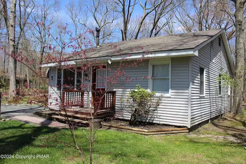774 W Rosewood Rd, East Stroudsburg, PA 18302