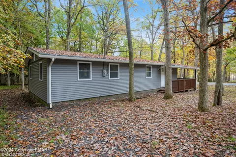 104 Tall Oak Rd, Albrightsville, PA 18210