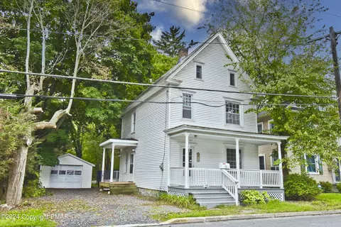 16 Fetherman St, Stroudsburg, PA 18360