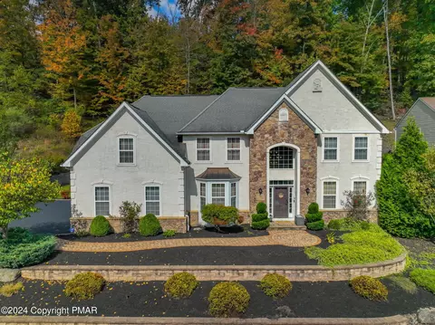 306 Shawnee Valley Dr, East Stroudsburg, PA 18302