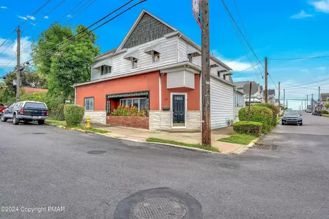 739 S Market St, Nanticoke, PA 18634