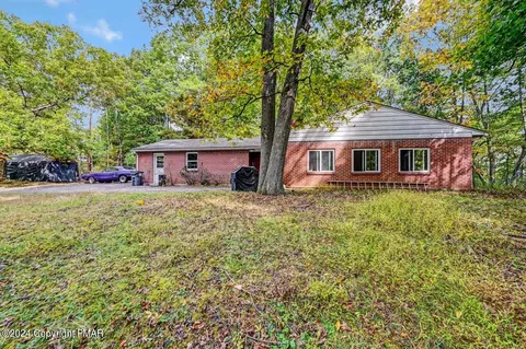 107 Burgoon Rd, Stroudsburg, PA 18360