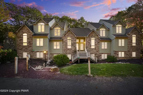 32 Mountainwoods Dr, Lake Harmony, PA 18624