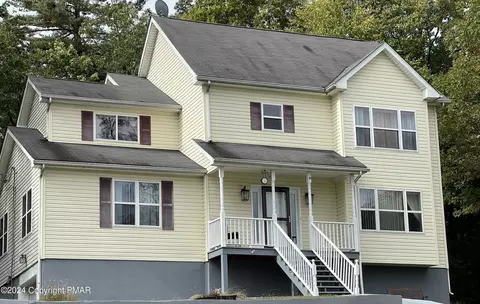 3655 Red Hill Dr, Tannersville, PA 18372