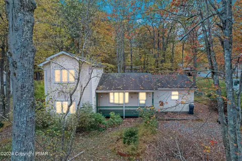 3133 Fern Rd, Pocono Summit, PA 18346