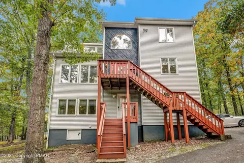 1825 Jennifer Dr, East Stroudsburg, PA 18301