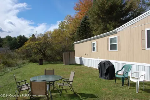 404 Campstead Cir, Blakeslee, PA 18610