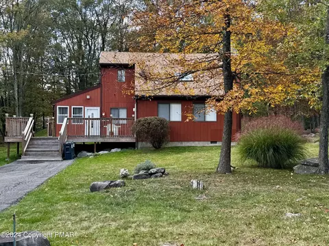 118 Mayflower Ct, Bushkill, PA 18324