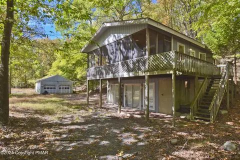 2156 Autumn Ct, East Stroudsburg, PA 18302