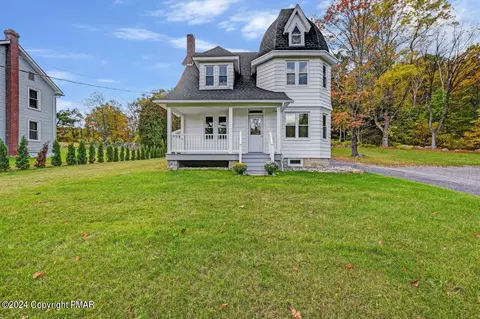 295 Chestnut Ridge Dr, Kunkletown, PA 18058