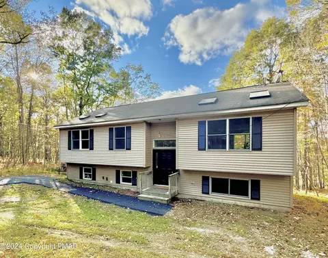 427 Rose Marie Ln, East Stroudsburg, PA 18302