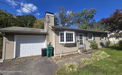 63 Grandview St, East Stroudsburg, PA 18301