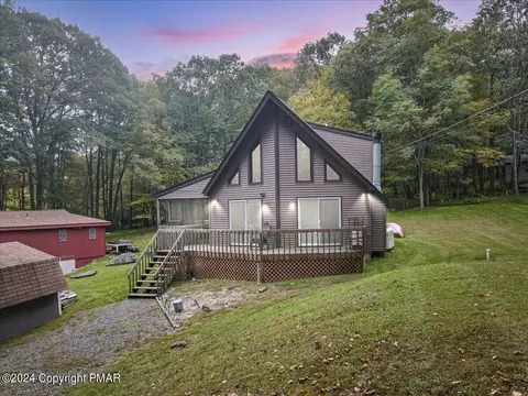 1452 Lake Ln, Pocono Lake, PA 18347