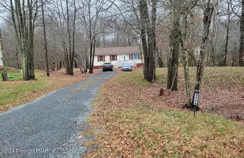 2113 Wild Laurel Dr, Long Pond, PA 18334