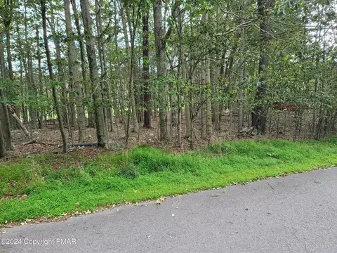 Marina Drive, Tobyhanna, PA 18466