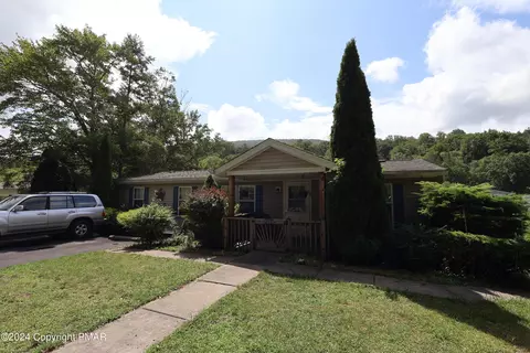 1310 Blue Mountain Cir, Saylorsburg, PA 18353