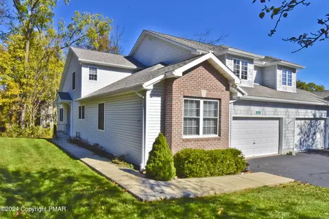 522 Woodhaven Ln, Stroudsburg, PA 18360