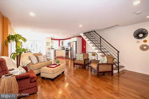 420 Wellesley Rd, Philadelphia, PA 19119