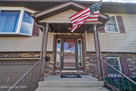 206 E Ridge St, Lansford, PA 18232
