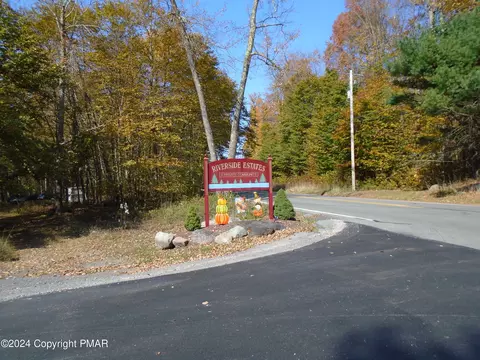 Riverside Lane, Pocono Lake, PA 18347