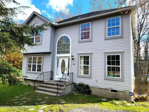 7128 Robinwood Dr, Tobyhanna, PA 18466